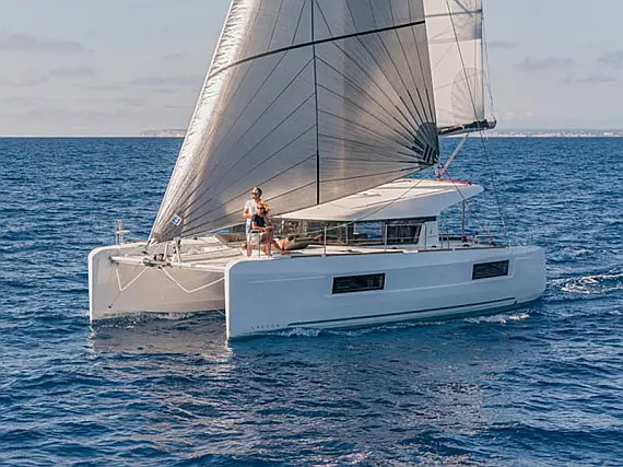 Bareboat Catamaran Lagoon 40 DUPLO II - details