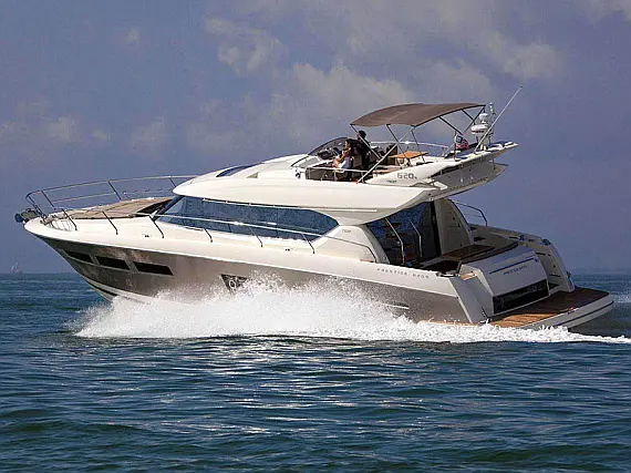 Mit Crew Motoryacht Prestige 620 S JANA - details